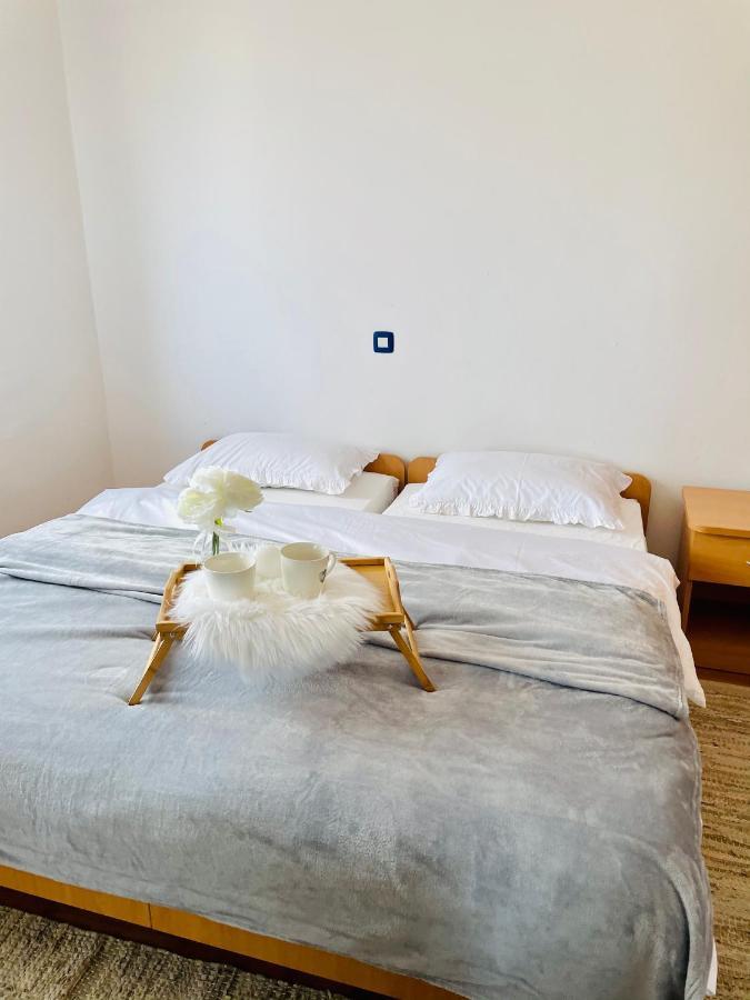 Apartments Krivicic Blue Помер Екстериор снимка